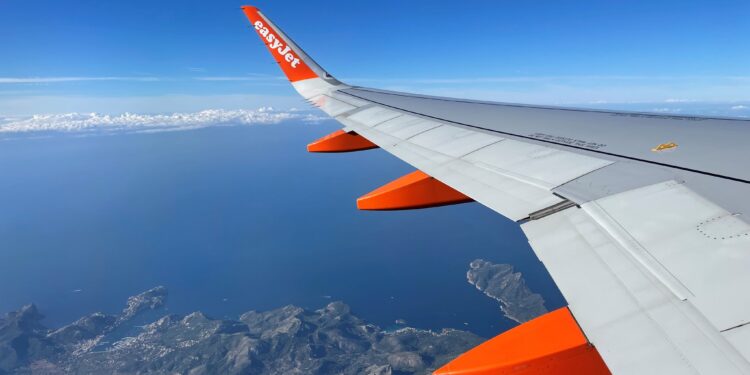 EasyJet Increases Marketing Expenditures By Over £40 Million As Losses Decrease