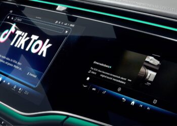 Mercedes-Benz Integrates TikTok Content On In-Car Displays