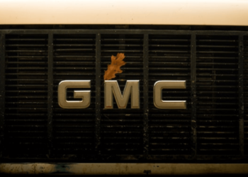 Future GM EVs Will Not Have Apple CarPlay Or Android Auto