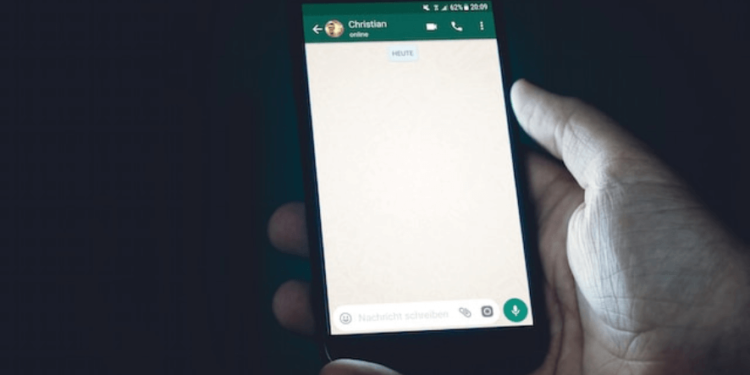 WhatsApp Adds Option To Keep Disappearing Messages